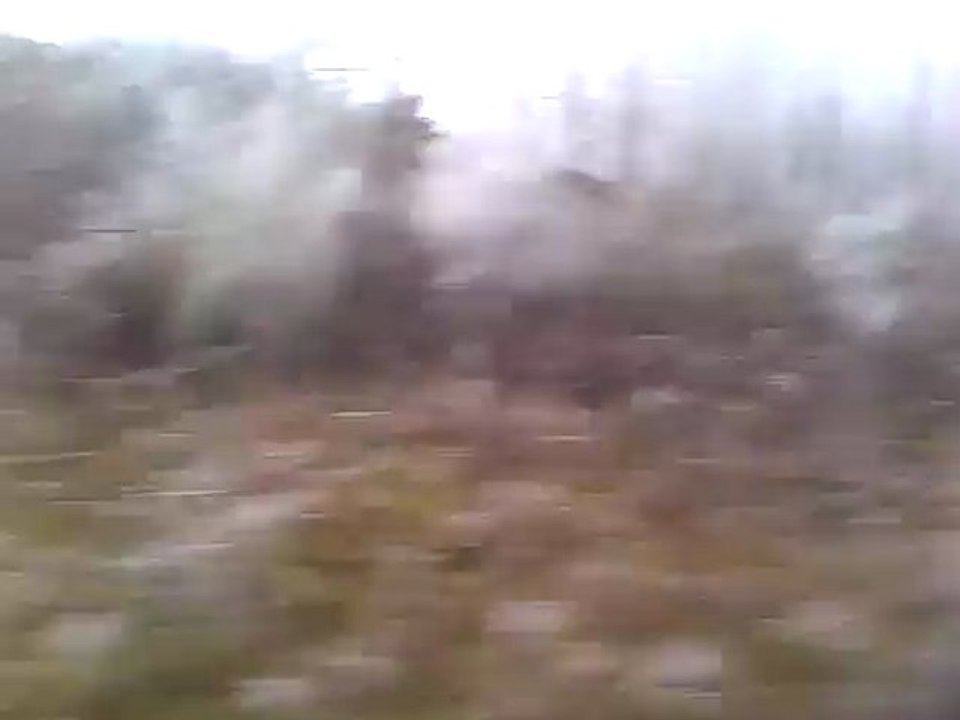 300 km/h en TGV dans les vallons que tapisse le givre du matin