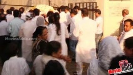 Sonu Nigam's Mother Passes Away | Bollywood Pays Tribute