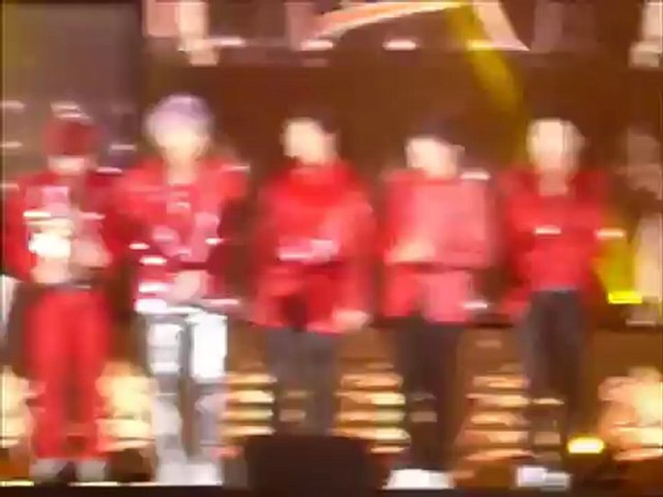 130115 B1A4 receiving award in GDA