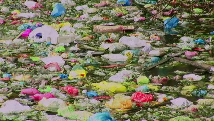 تنظيف مياه نهر مانيلا مهمة شاقة