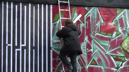 Tania Mouraud fait le MUR - Février 2013 -