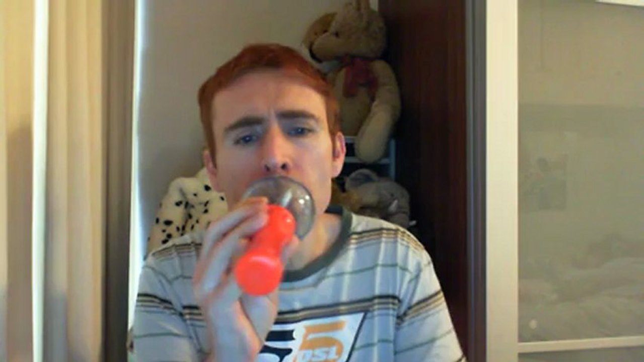 Wiwi égratigne "l'école des duplicatas" de Joanna Lagrave