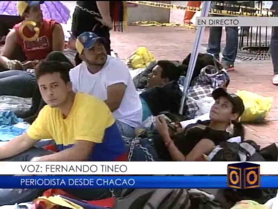 Aumenta número de estudiantes encadenados, cuando se cumplen 96 horas de protesta