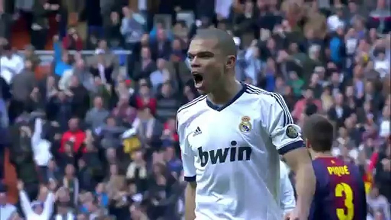 Le carton rouge de Victor Valdès à la fin du Clasico