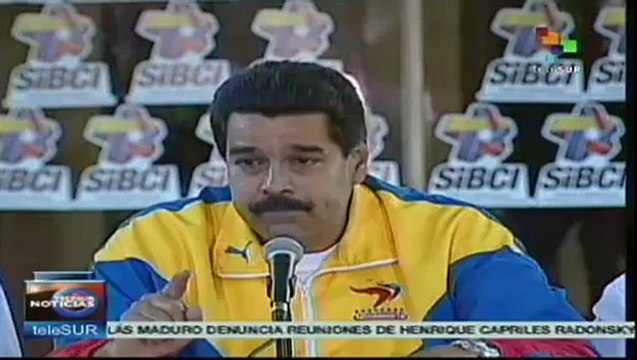 Maduro denuncia reuniones de Capriles con banqueros prófugos
