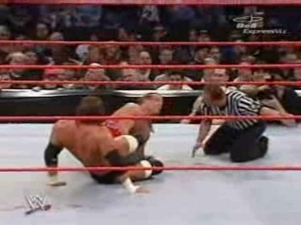 Shawn Michaels VS Triple H, WWE Taboo Tuesday 2004.