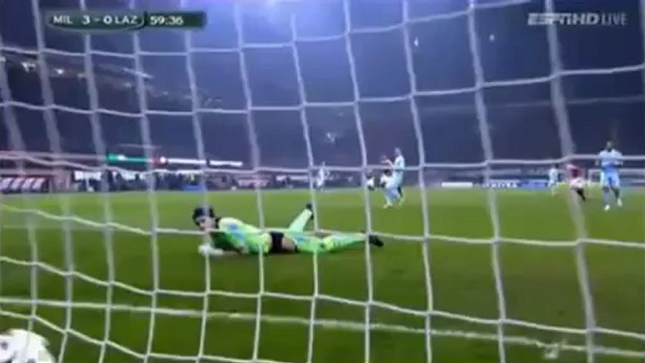 Gol de Pazzini [Milan 3-0 Lazio]