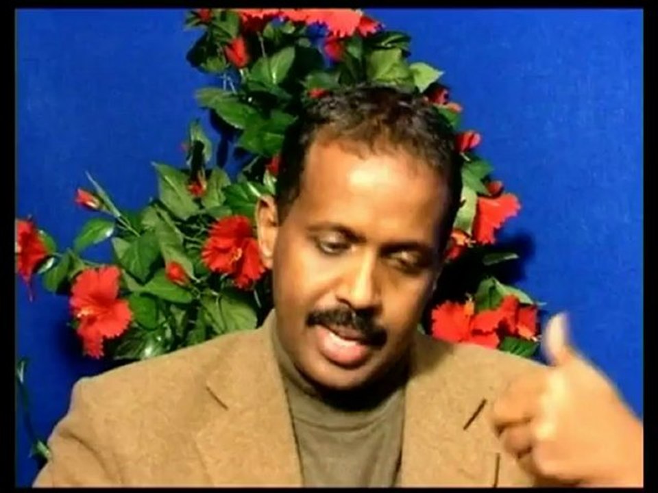 Explaining to the somali community about the Danish democracy, the parties and their programs and the importance of using their democratic rights by casting their votes.