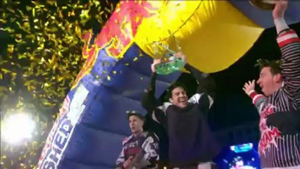 Le spettacolari immagini della Crashed Ice Tour da Losanna
