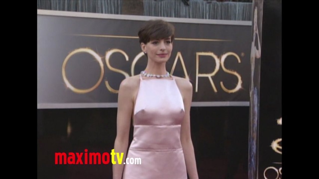 Anne Hattaway Oscars 2013 Fashion Arrivals