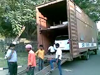 I10 CAR LOADING BY C L S PACKERS & MOVER JAMSHEDPUR