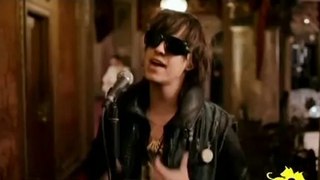 The Strokes - Under Cover Of Darkness - videopimp