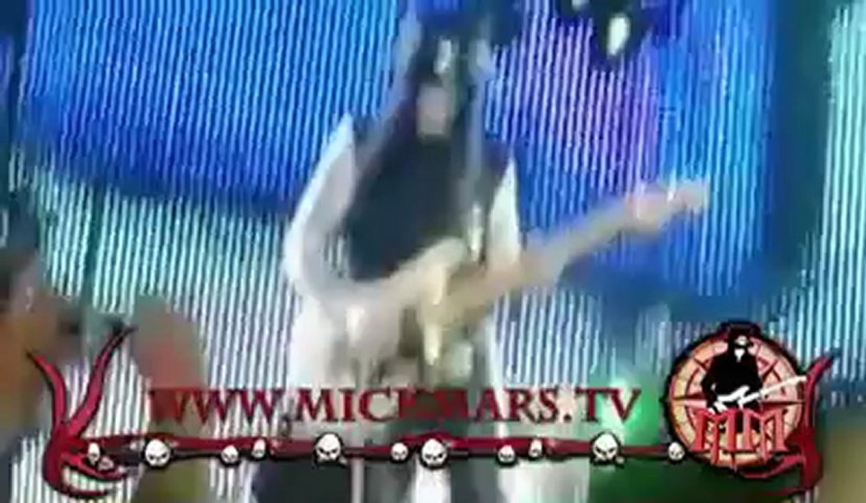Mick Mars Backstage