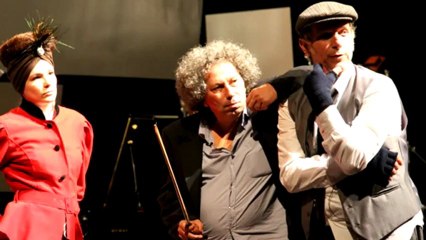 Théâtre : une fête sans lendemain et un double jeu habile