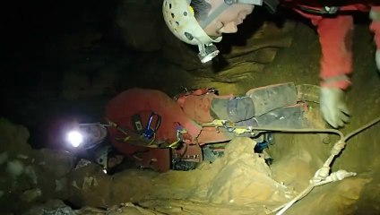 Traversée grotte claire 03 mars 2013 Alex (1)