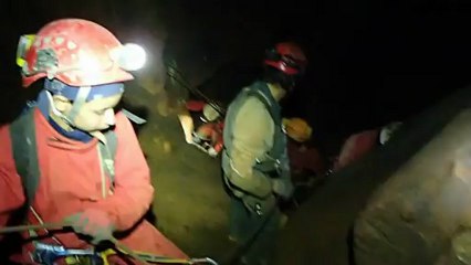 Traversée grotte claire 03 mars 2013 Alex (2)