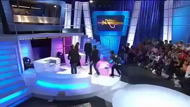 Stéphane Guillon se moque de Lionel Jospin, invité surprise de l'émission