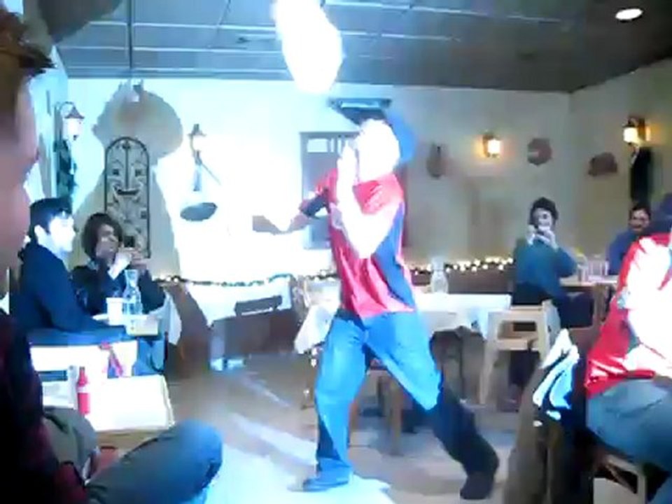 Jongleur avec pizza