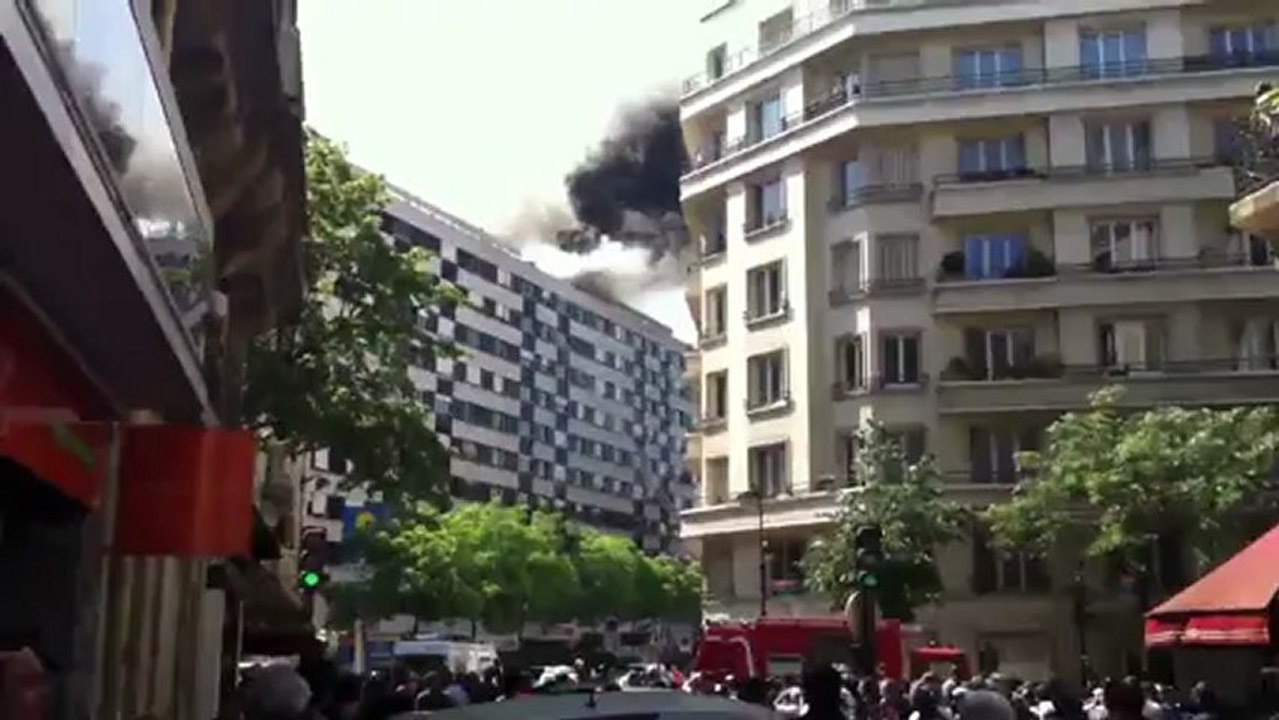 Grosse explosion dans Paris