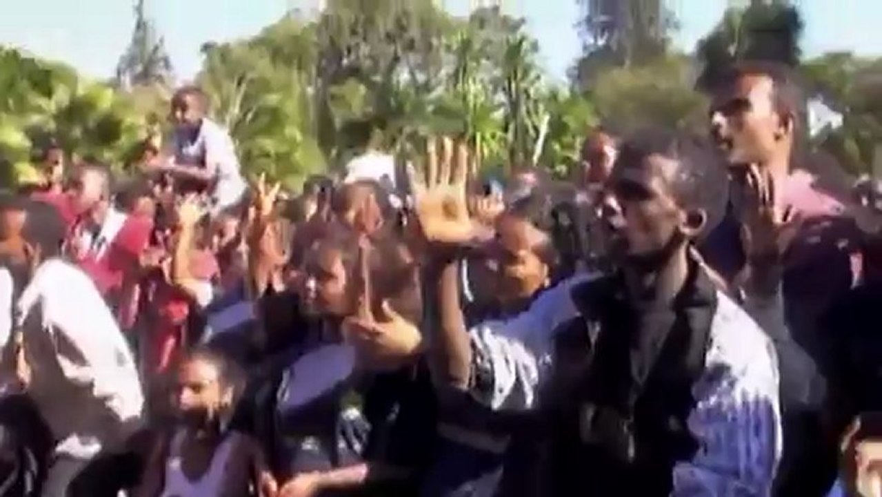 Reimen in Gebärdensprache - der finnische Rapper Signmark | Global 3000