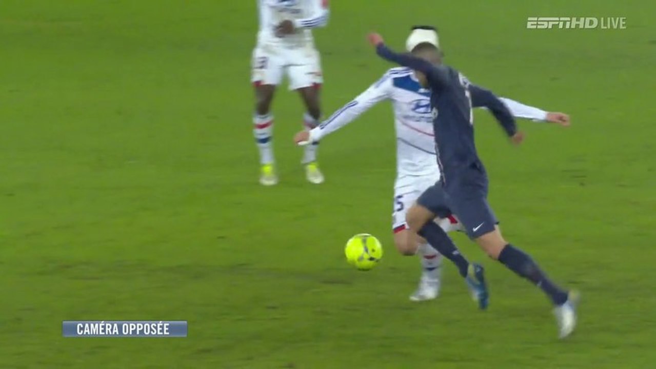 Jeremy Menez dive against Lyon