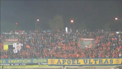 ΑΕΚ-ΑΠΟΕΛ-φίλαθλοι ΑΠΟΕΛ (2)