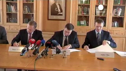 Latvia applies for euro zone entry