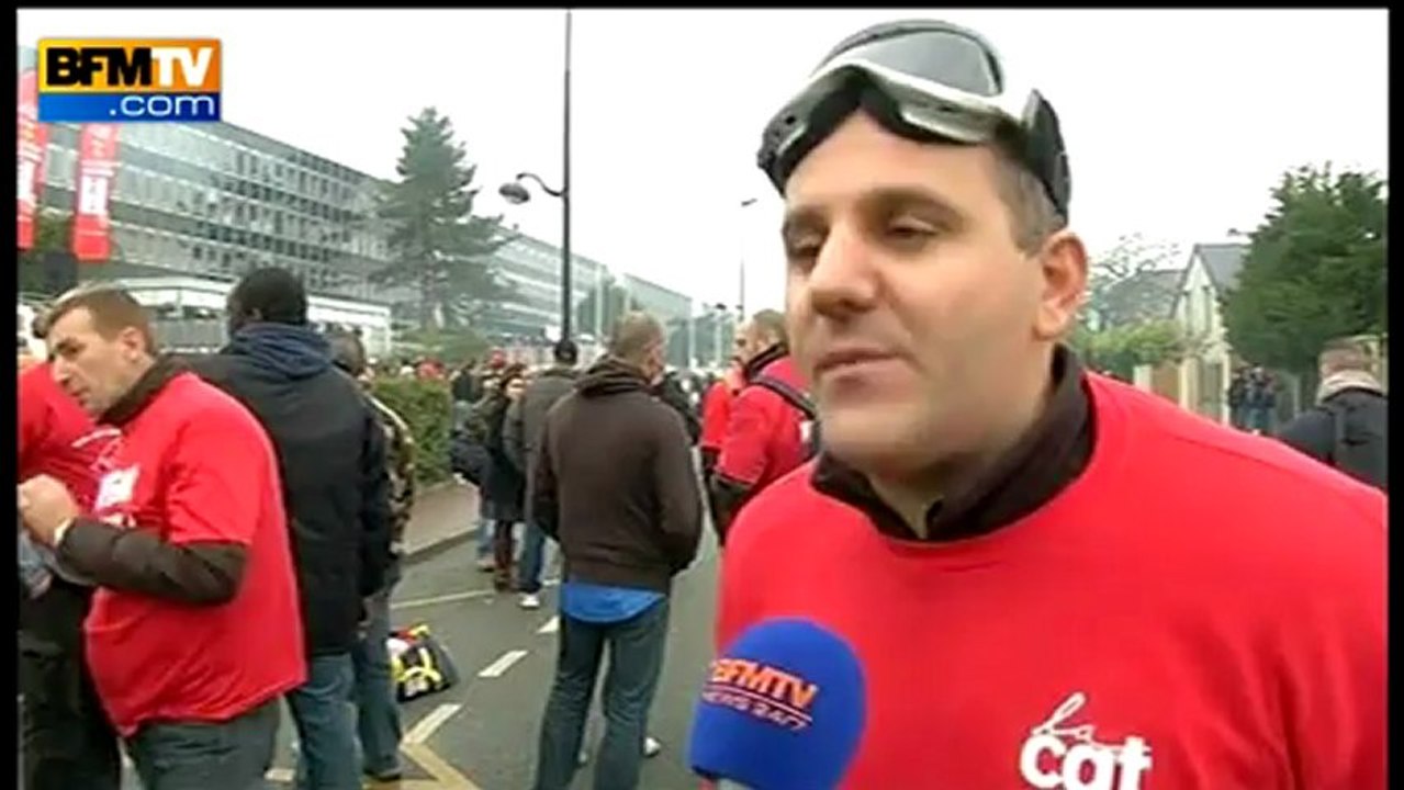 Goodyear: des centaines de salariés manifestent devant le siège