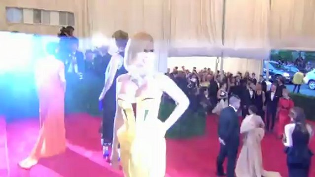 Holly Madison Plans to Eat Her Placenta