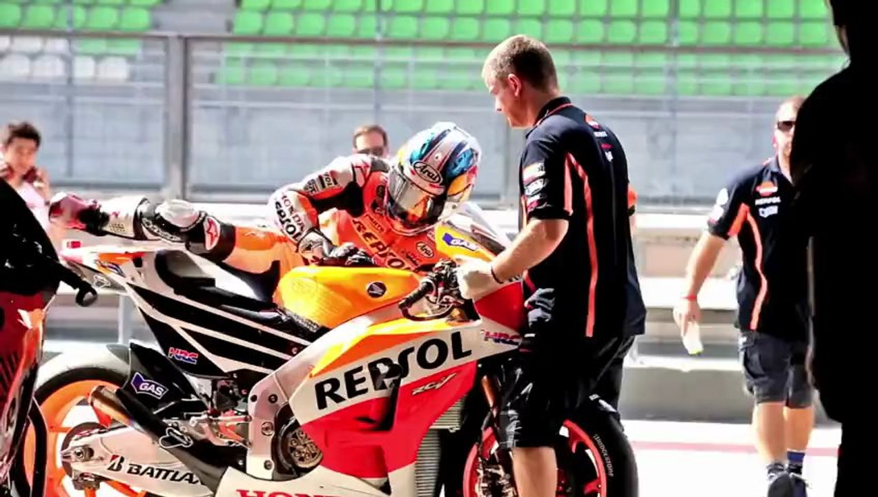 Dani Pedrosa e Marc Marquez in azione a Sepang -- Video HD