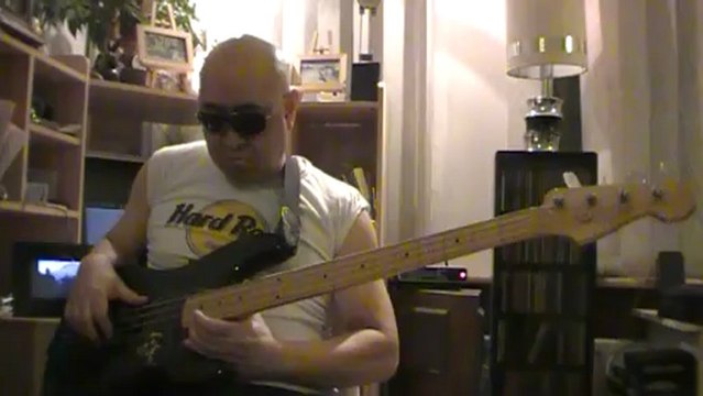 Parisienne Walkways Garry Moore bass cover2 Bob Roha