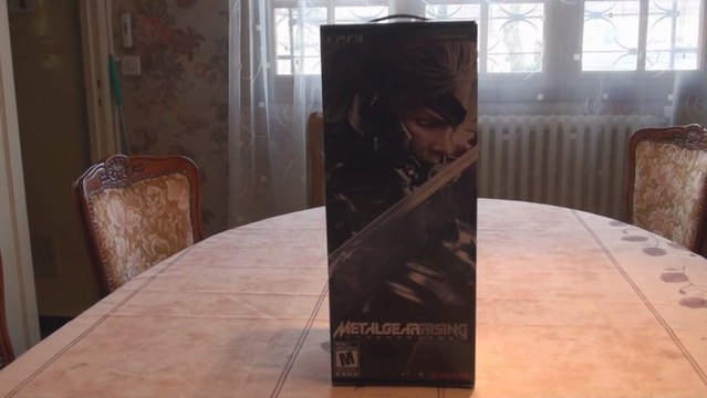 Metal Gear Rising Revengeance Collector (Edition Américaine)[Video Unboxing]