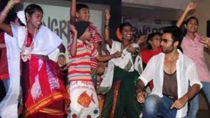 Jackky Bhagnani Unveils Rangrezz Gangnam Video @ Dharavi Slums !