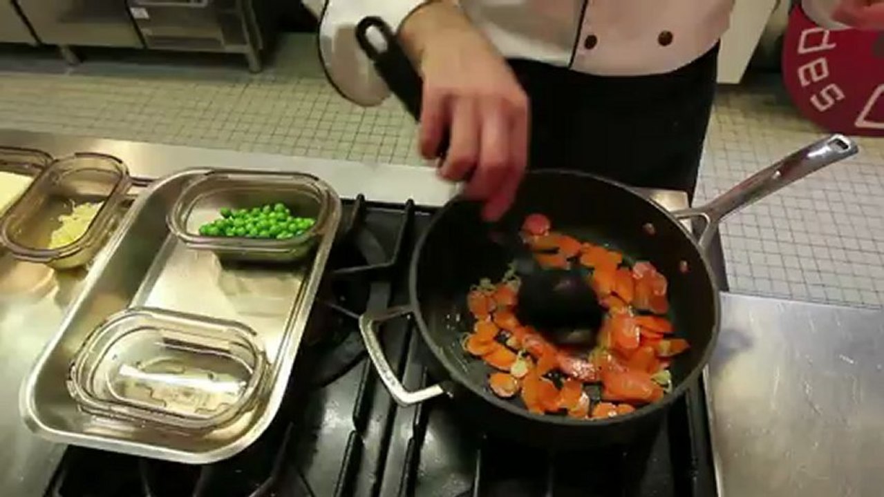 Recette du pavé de cabillaud à l'ail rose, poêlée de cèpes et petits pois