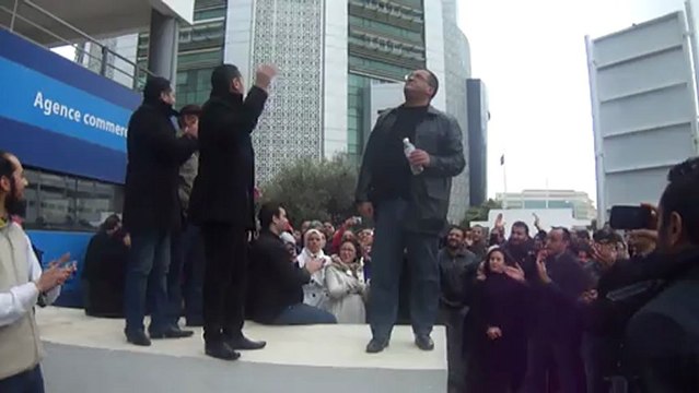 أعوان مؤسسة ''توب نت'' ينفذون وقفة احتجاجية