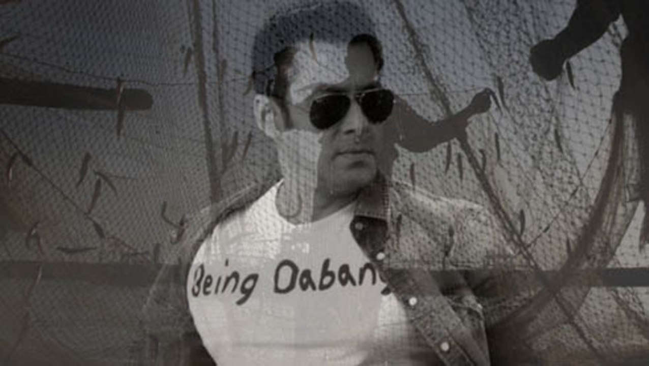FIR Against Salman Khan For Threatening Fishermen !