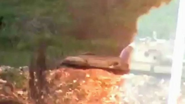 Amateur video of attack on Homs in Syria