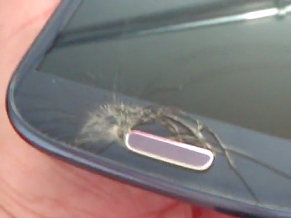 samsung galaxy s3 cracked screen problem