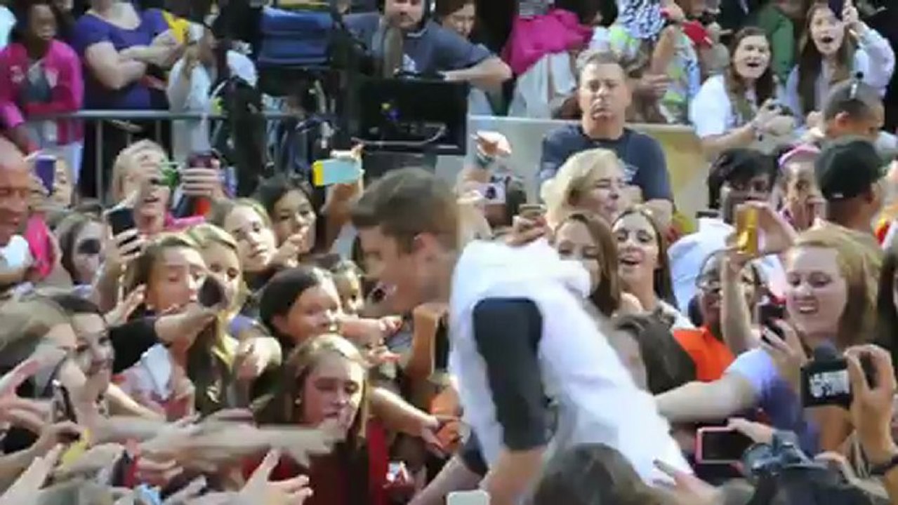 Justin Bieber Angers Fans With His Late 02 Arrival