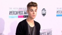 Bieber apologizes for late show, Jepsen cancels Boy Scouts gig