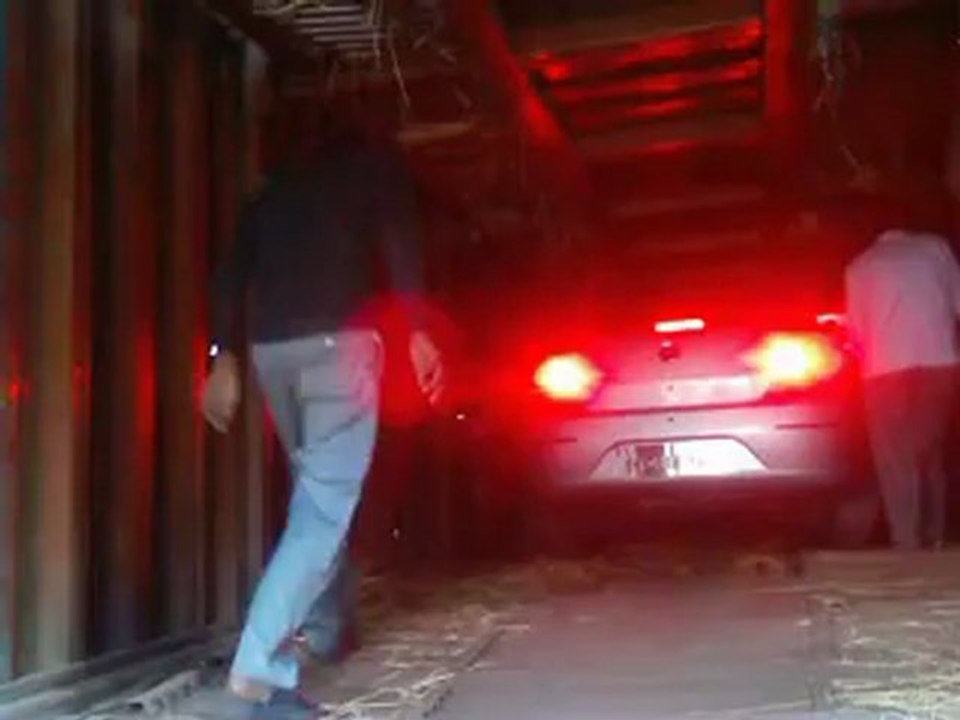 FIAYT CAR LOADING BY C L S PACKERS & MOVERS JAMSHEDPUR JHARKHAND