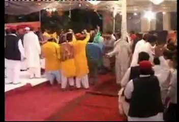 PART 01 OF 23 AGAZ DVD {DR.TAHIR UL QADRI HAKIKT KE AAYNE ME}