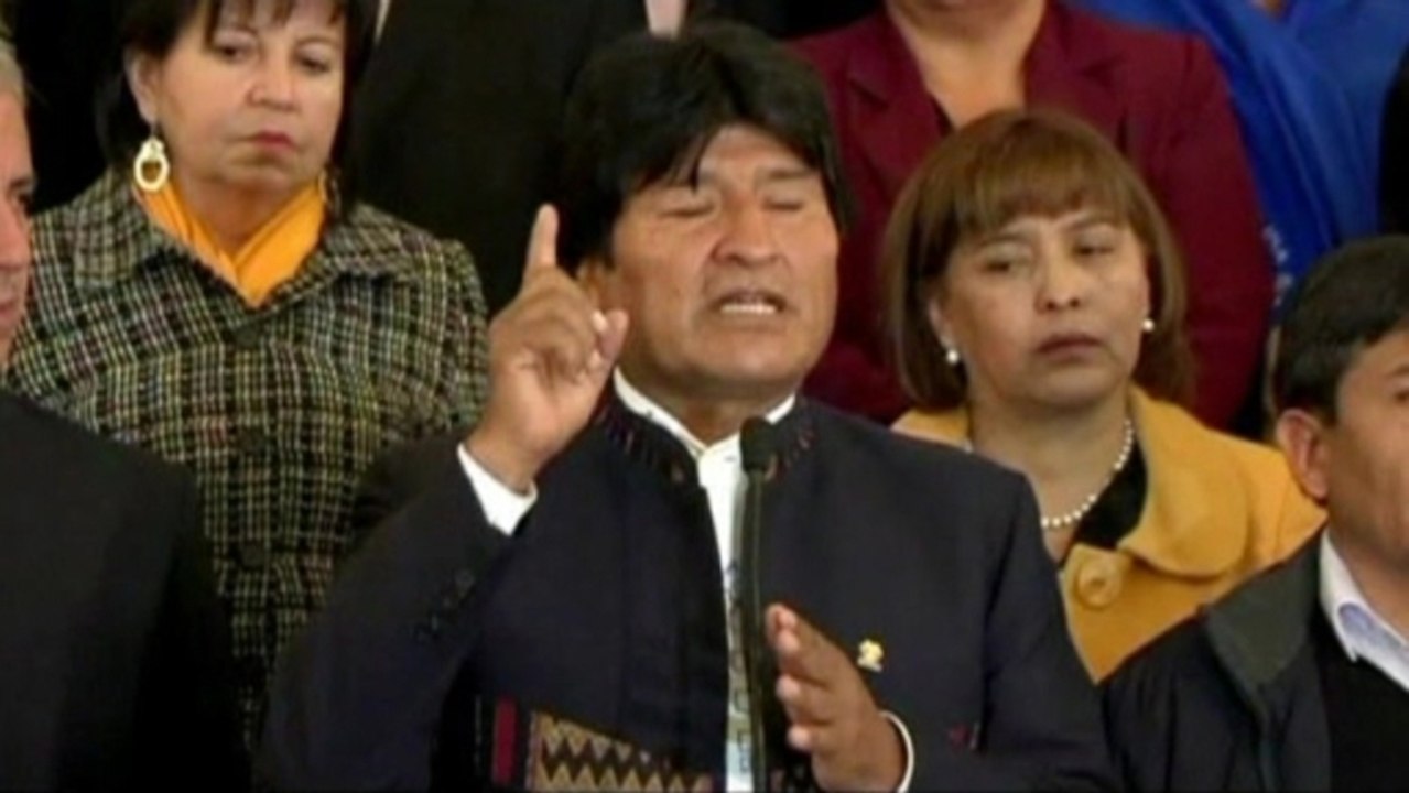 World leaders react to Chavez death