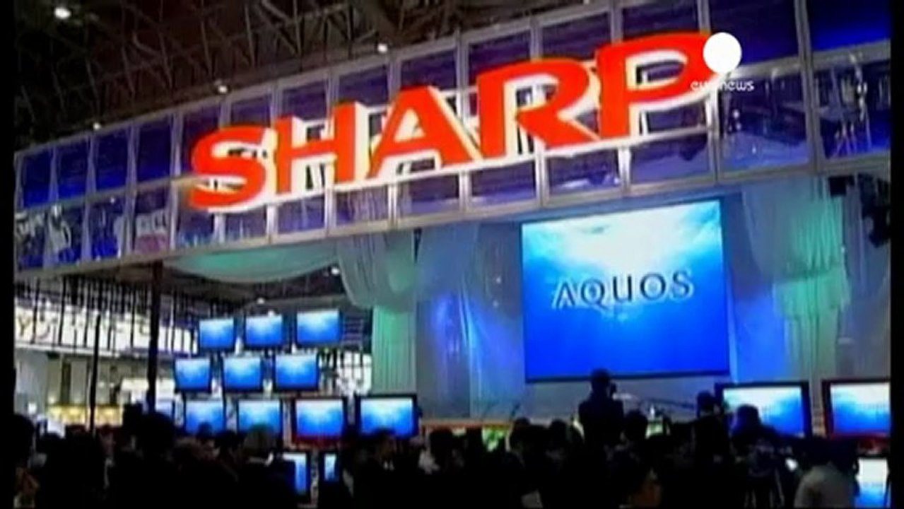 Samsung throws Sharp a lifeline