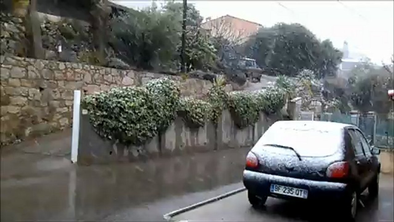 4 vidéos chutes de neige à Aspremont + 2 photos, regroupées+musique