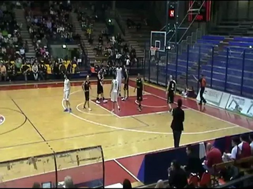 Icaro Sport. Crabs Rimini-Enegan Affrico Firenze 64-48, la partita