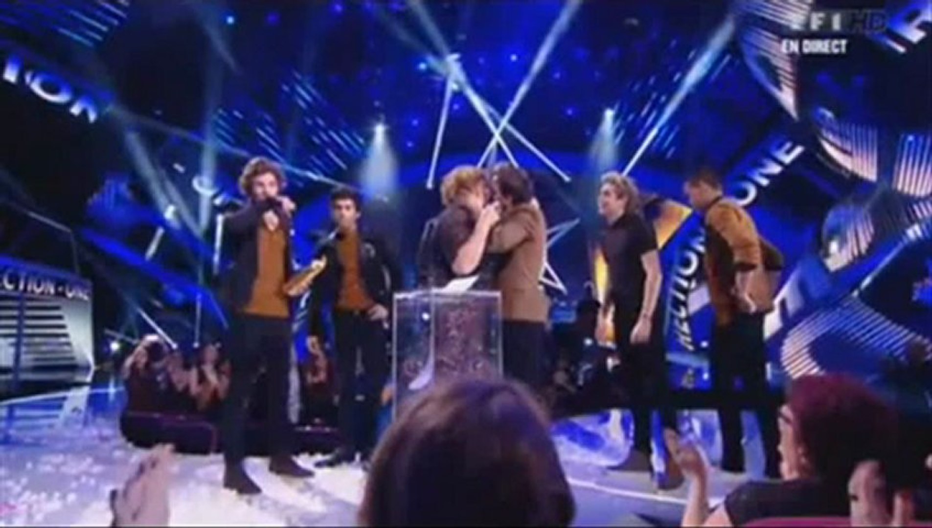 Louis Tomlinson kisses Ed Sheeran at NRJ Music Awards