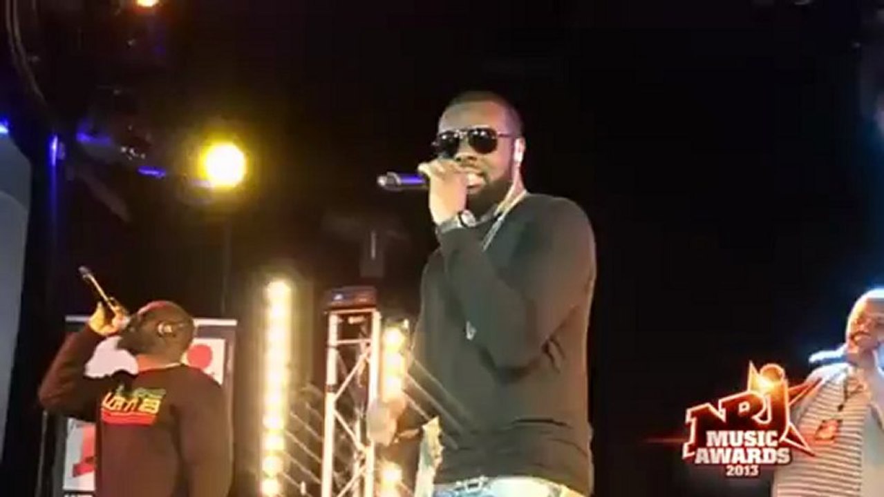 Sexion DAssaut FANS du Gangnam Style - NRJ Music Awards 2013