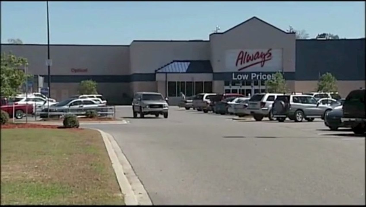 Woman Pulls Gun After Walmart Refuses $1 Coupon