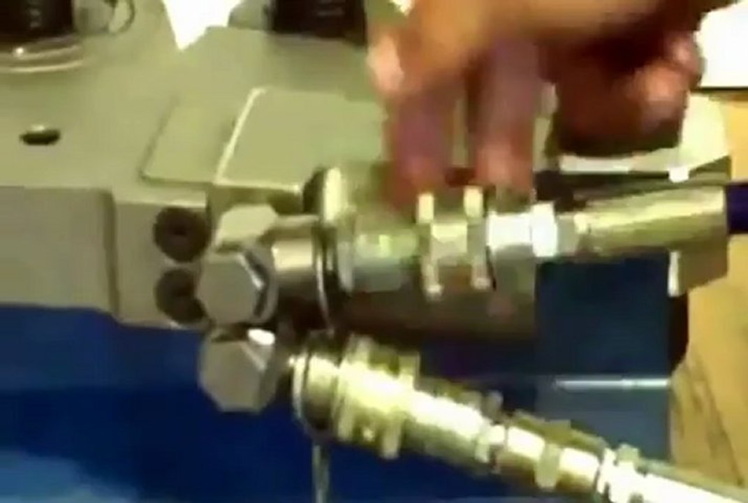 thiêt bị siết mở bu lông bằng thủy lưc call 0937 049 870 Mr Chương